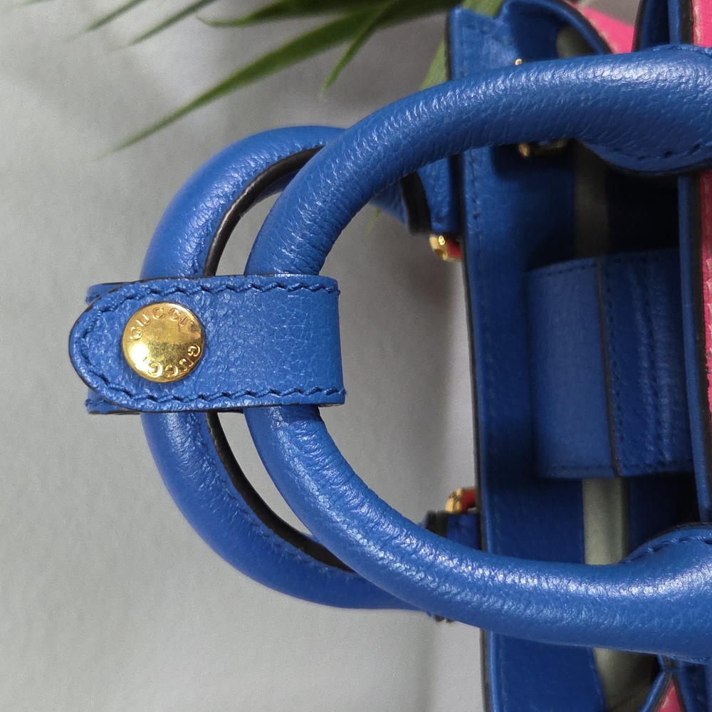 Authentic Gucci Supreme GG Rhombus 2-way Mini Bag - Picture 5 of 9